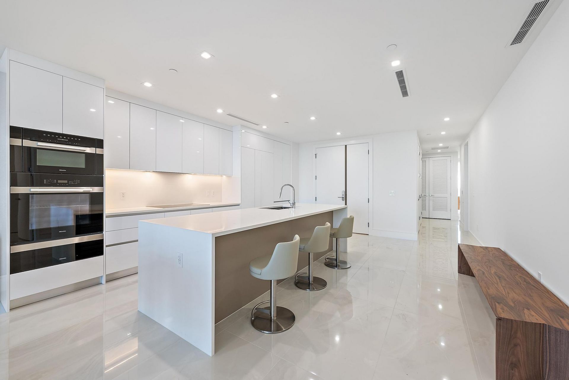 220 Lake Shore Drive, Unit 1008, Lake Park, FL 33403 Photo