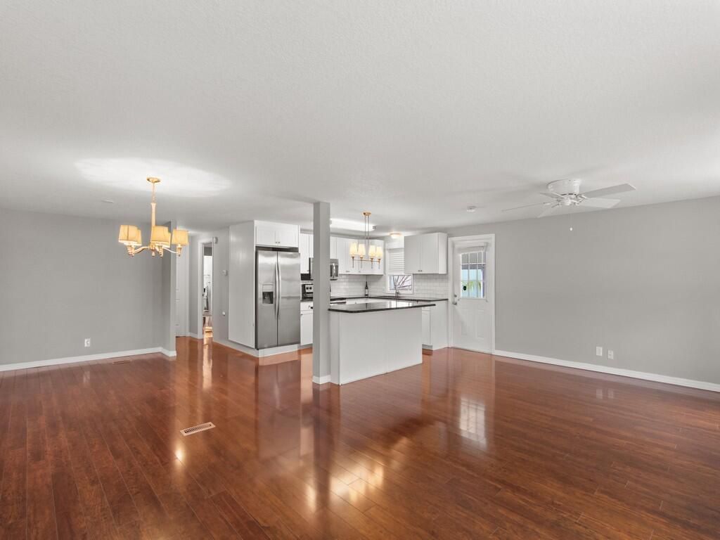 395 NE Jade Circle, Jensen Beach, FL 34957 Photo