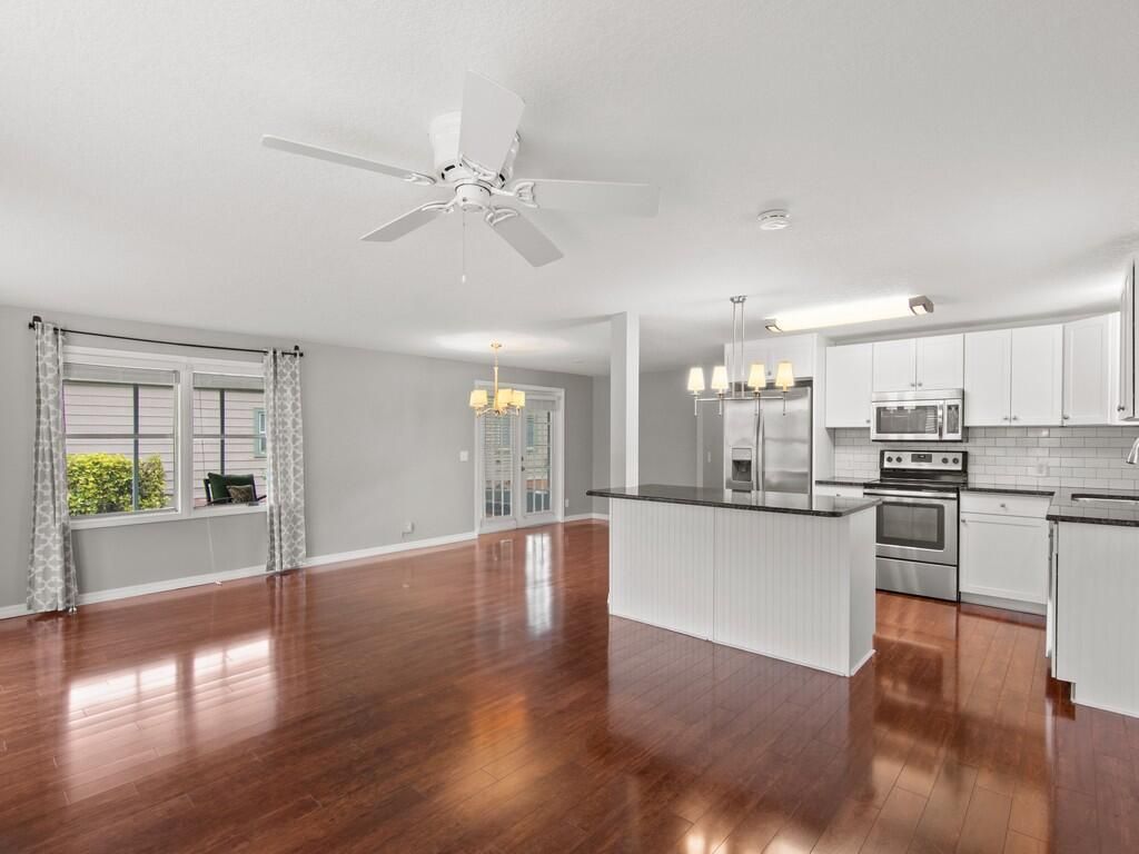 395 NE Jade Circle, Jensen Beach, FL 34957 Photo