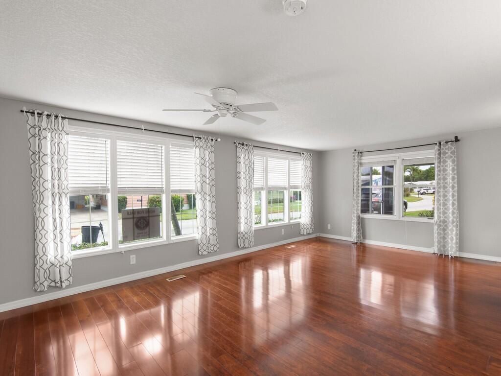 395 NE Jade Circle, Jensen Beach, FL 34957 Photo