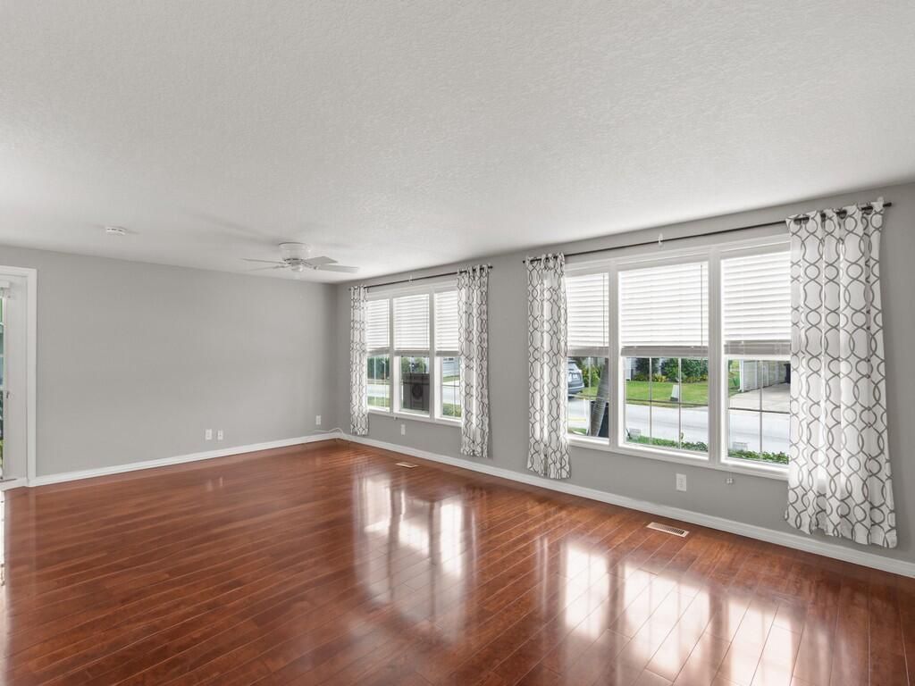 395 NE Jade Circle, Jensen Beach, FL 34957 Photo