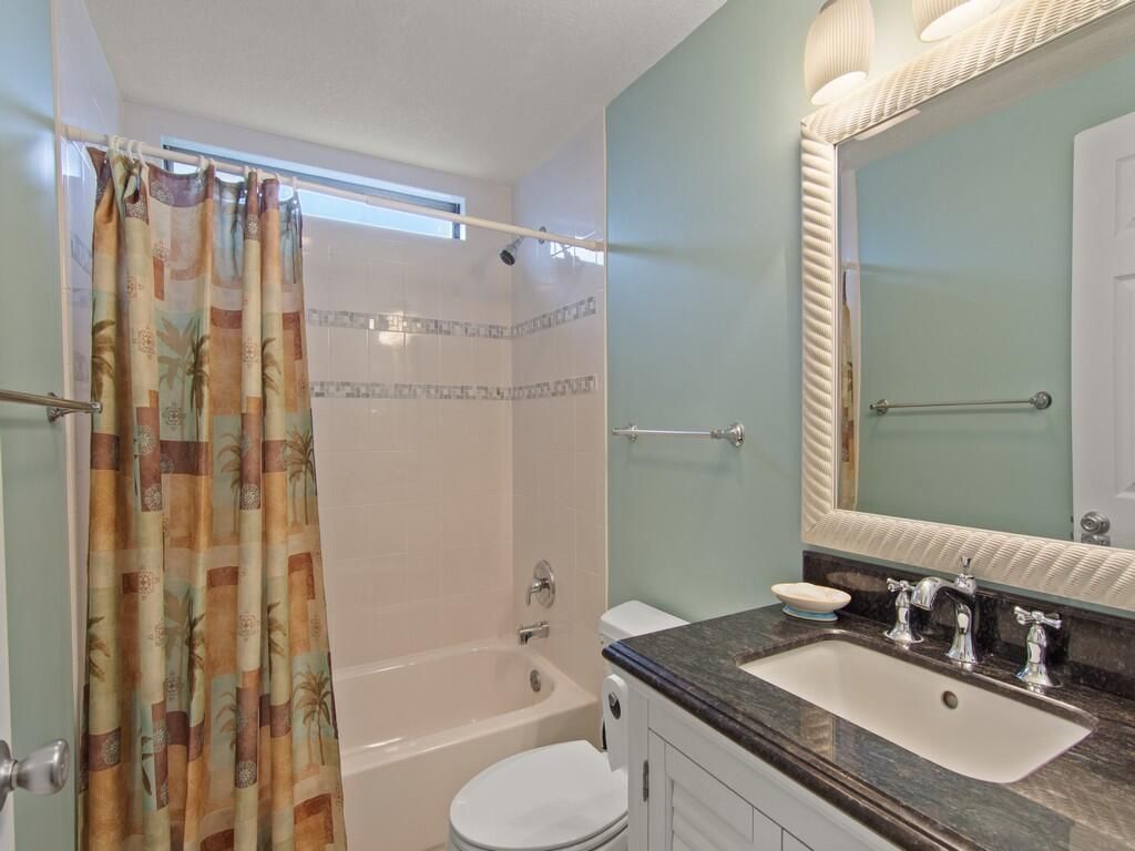 395 NE Jade Circle, Jensen Beach, FL 34957 Photo