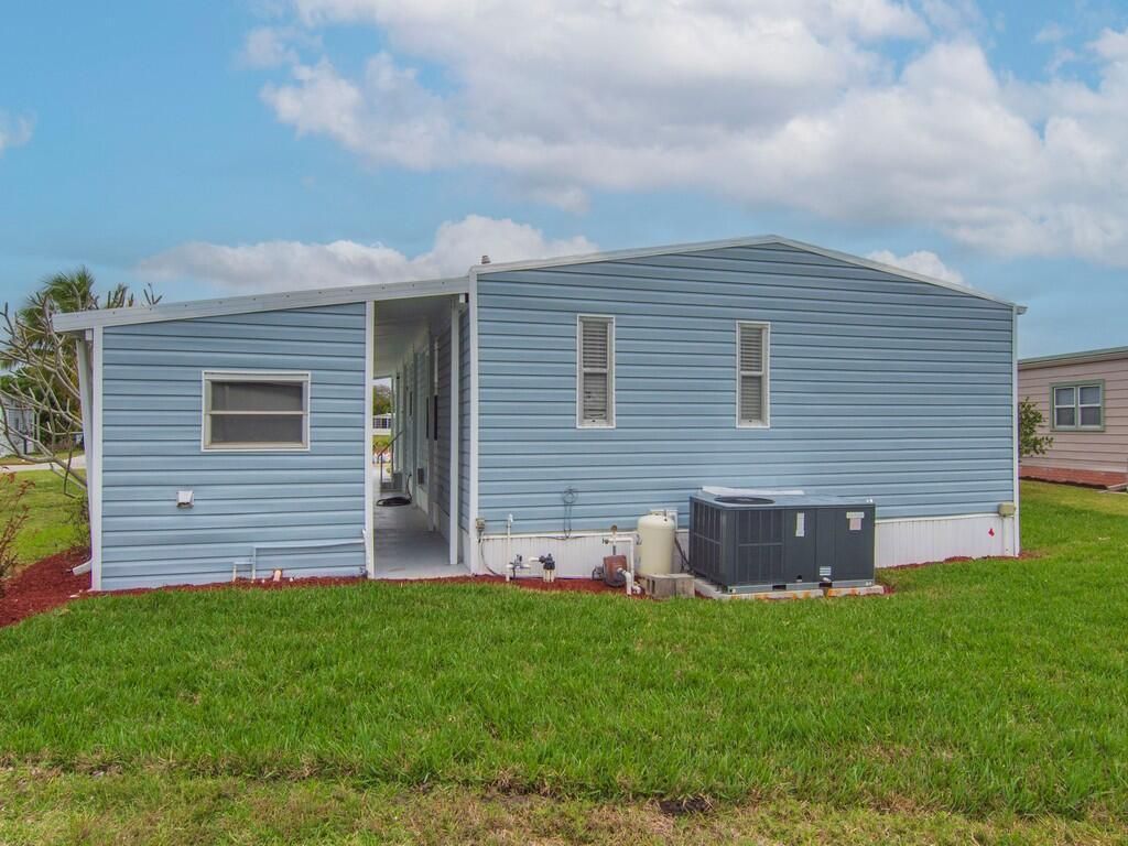 395 NE Jade Circle, Jensen Beach, FL 34957 Photo