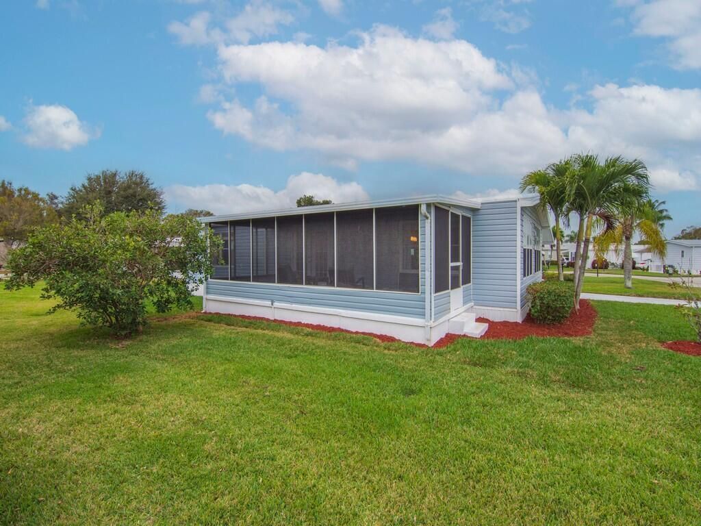 395 NE Jade Circle, Jensen Beach, FL 34957 Photo