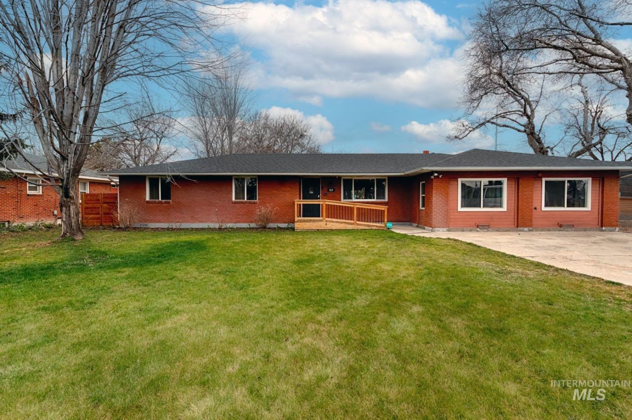 819 S Powerline Rd, Nampa, ID 83686 Main Photo