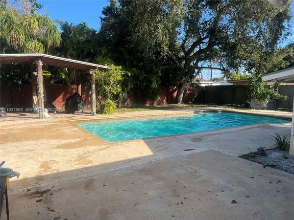 9755 SW 165th Ter , Miami, FL 33157