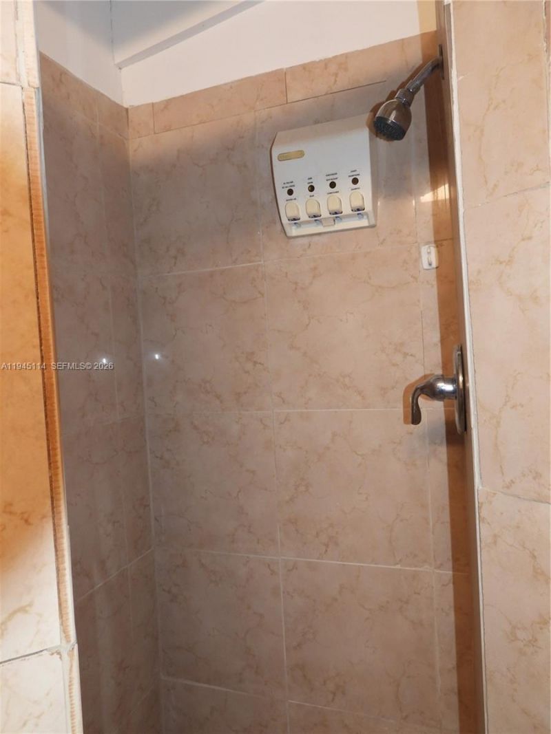 1572 NE 149th St, Miami, FL 33161 Photo