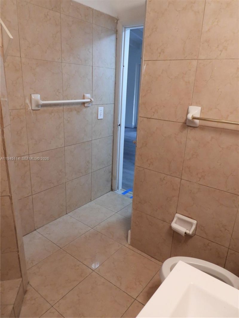 1572 NE 149th St, Miami, FL 33161 Photo