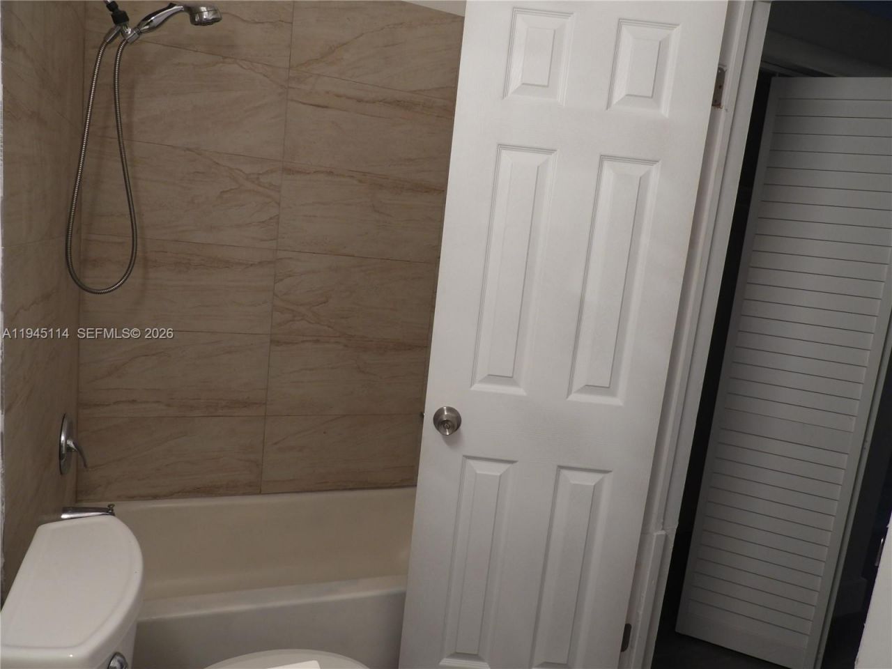 1572 NE 149th St, Miami, FL 33161 Photo