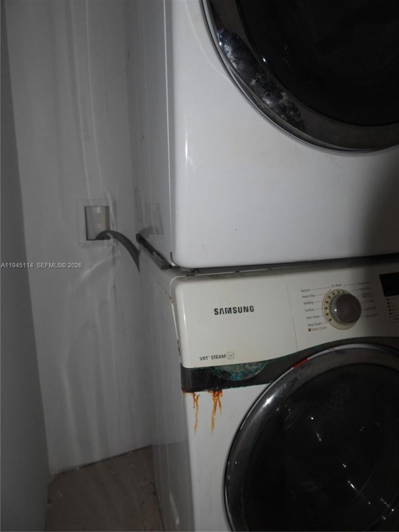 1572 NE 149th St, Miami, FL 33161 Photo