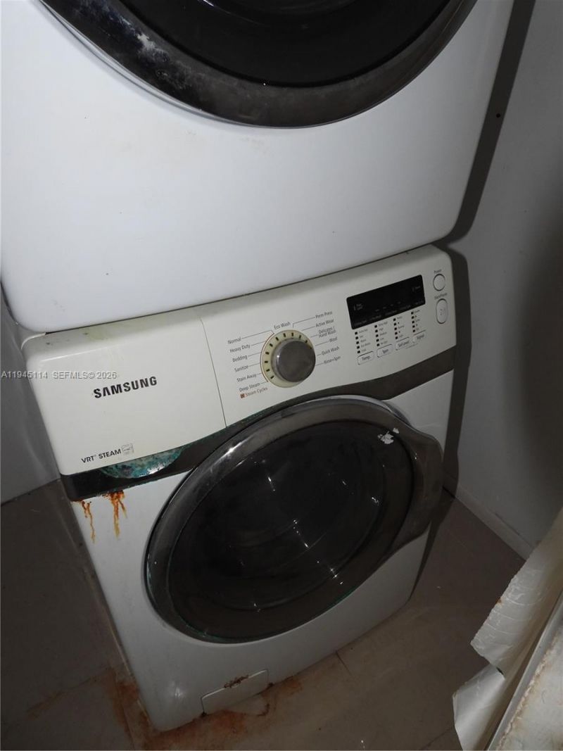 1572 NE 149th St, Miami, FL 33161 Photo