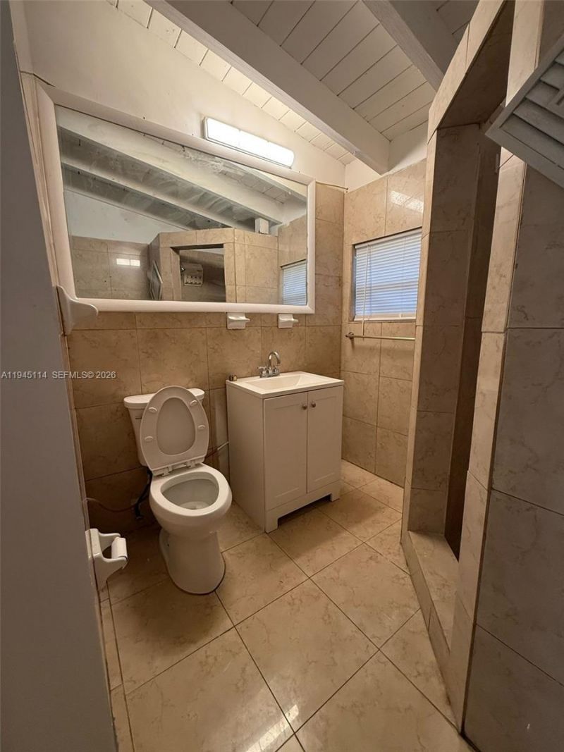 1572 NE 149th St, Miami, FL 33161 Photo