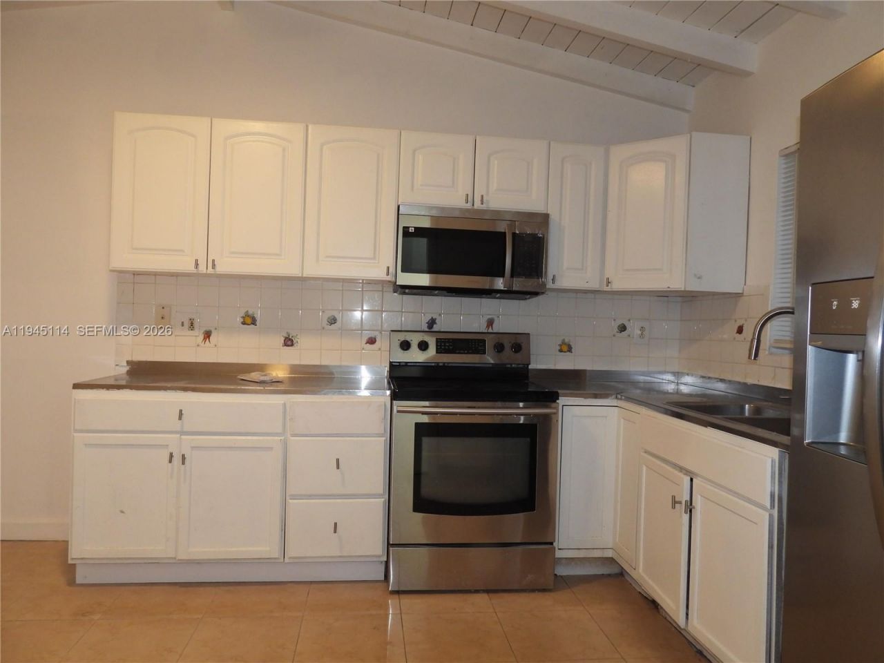 1572 NE 149th St, Miami, FL 33161 Photo