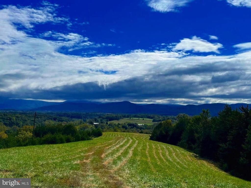12 Galloway Spring Lane, Shenandoah, VA 22849 Main Photo