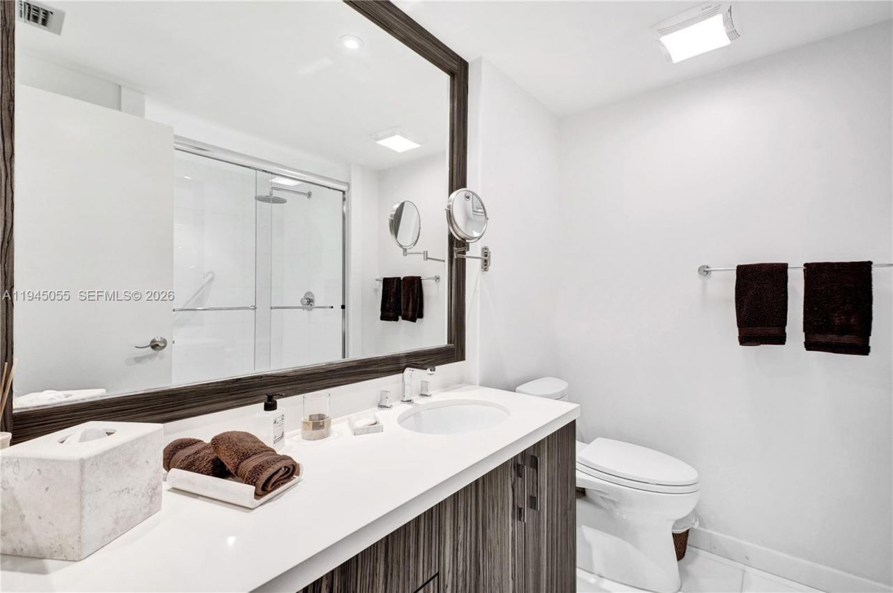 20281 E Country Club Dr , Unit 1002, Aventura, FL 33180 Photo