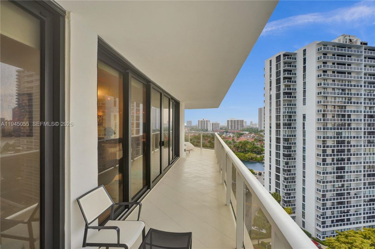 20281 E Country Club Dr , Unit 1002, Aventura, FL 33180 Photo