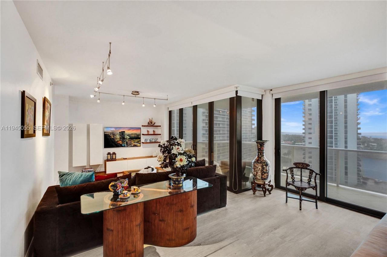 20281 E Country Club Dr , Unit 1002, Aventura, FL 33180 Photo