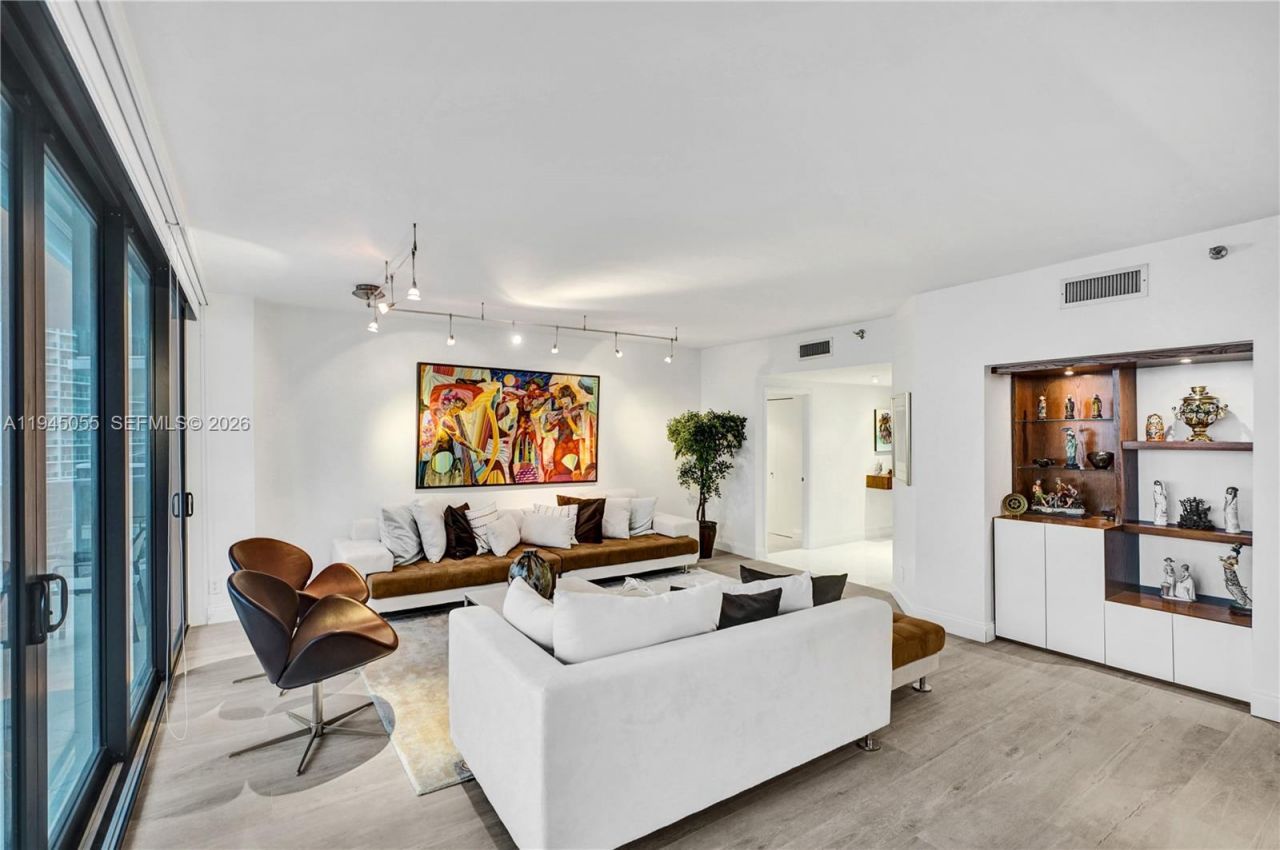 20281 E Country Club Dr , Unit 1002, Aventura, FL 33180 Photo