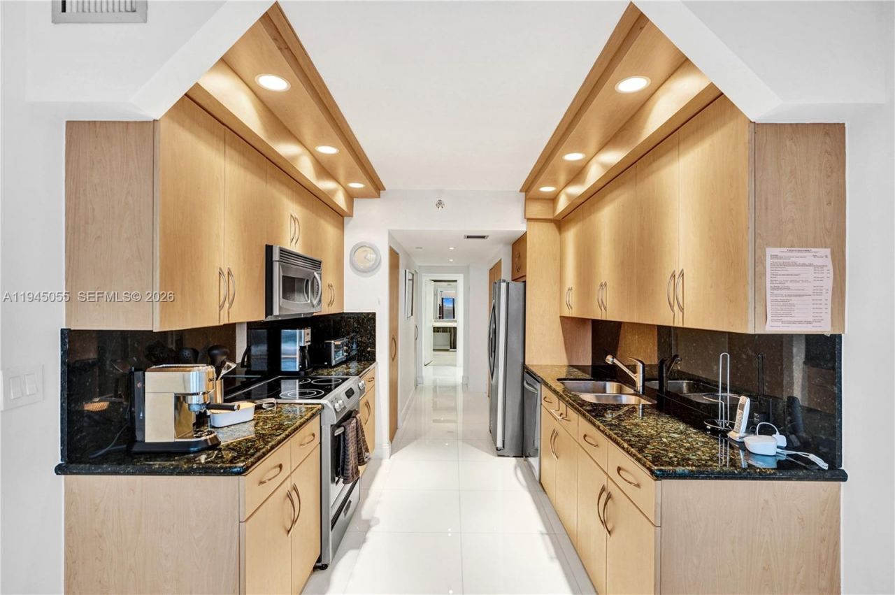 20281 E Country Club Dr , Unit 1002, Aventura, FL 33180 Photo