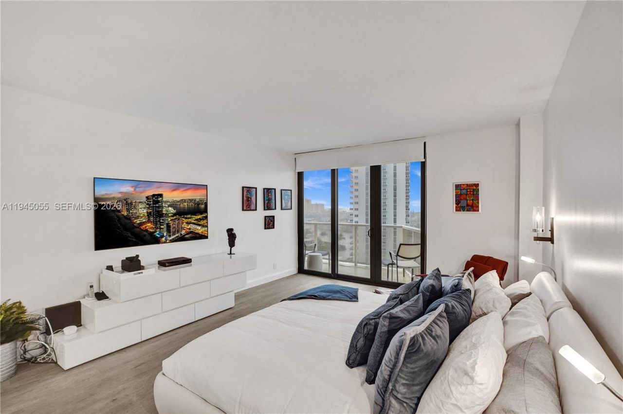 20281 E Country Club Dr , Unit 1002, Aventura, FL 33180 Photo