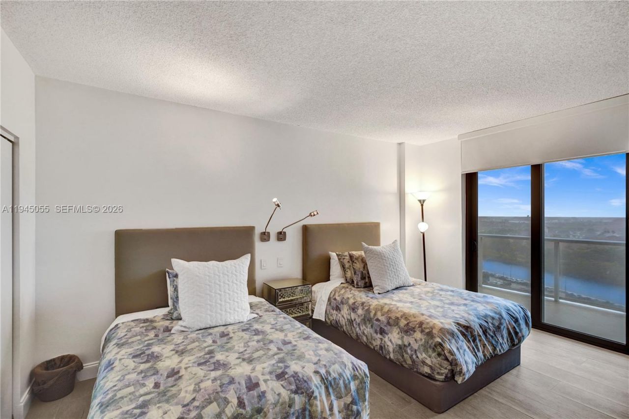 20281 E Country Club Dr , Unit 1002, Aventura, FL 33180 Photo