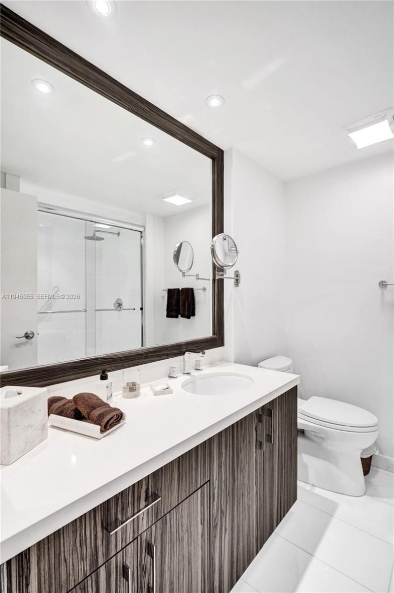 20281 E Country Club Dr , Unit 1002, Aventura, FL 33180 Photo