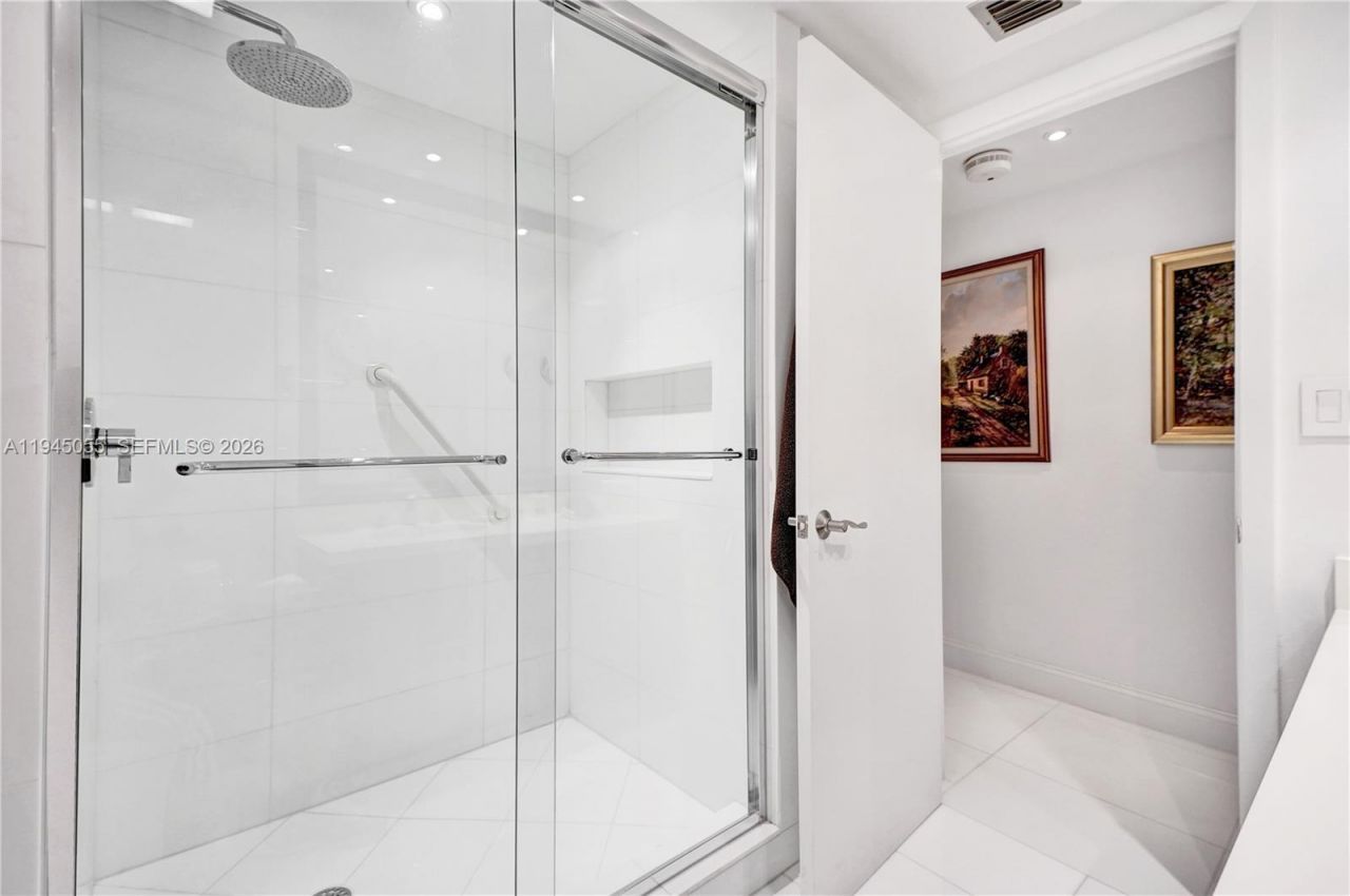 20281 E Country Club Dr , Unit 1002, Aventura, FL 33180 Photo