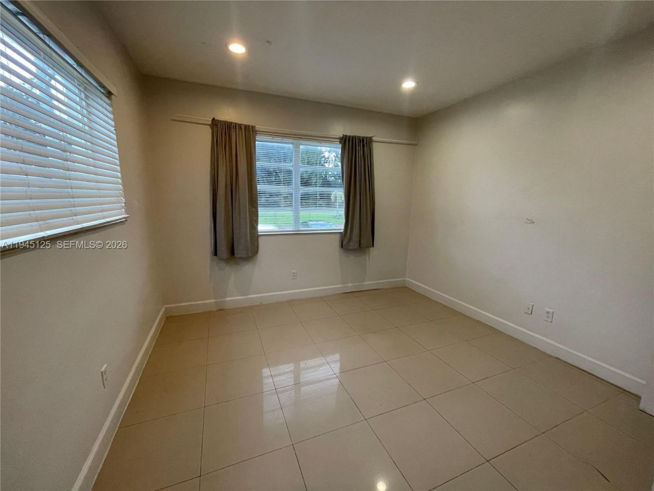 250 S Shore Dr, Unit 1, Miami Beach, FL 33141 Photo