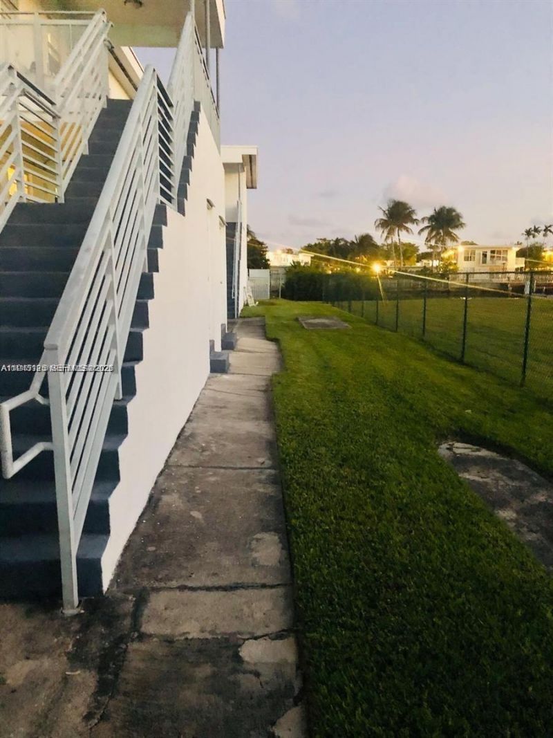 250 S Shore Dr, Unit 1, Miami Beach, FL 33141 Photo