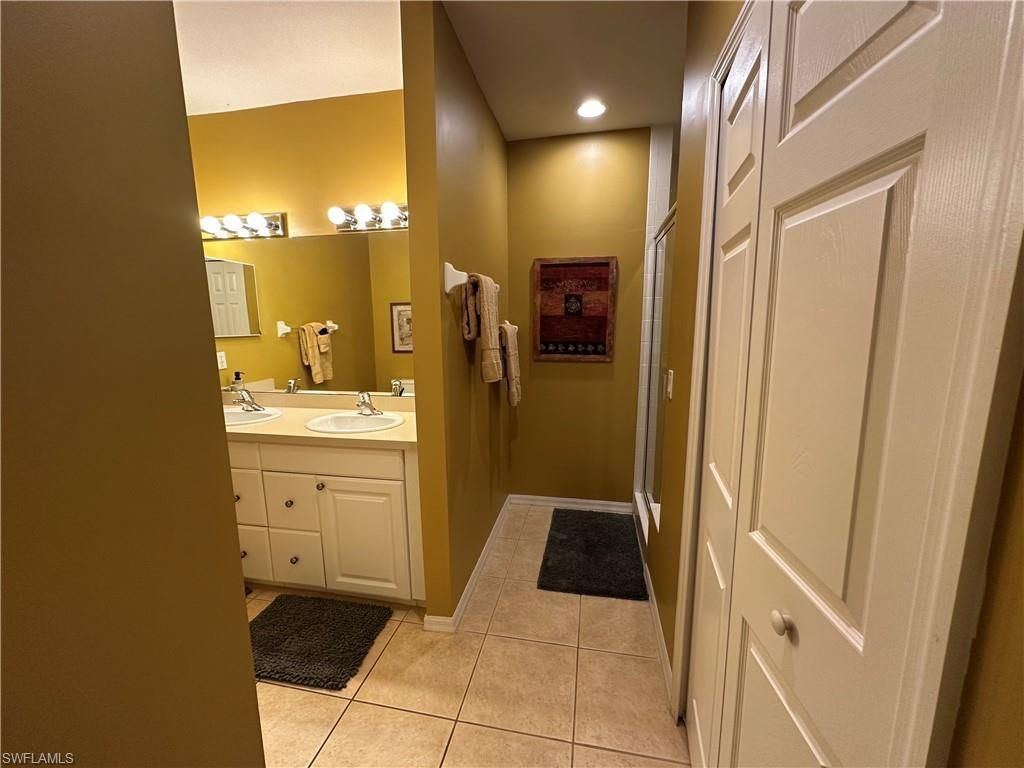 2280 Somerset Ridge Dr, Unit 204, Lehigh Acres, FL 33973 Photo