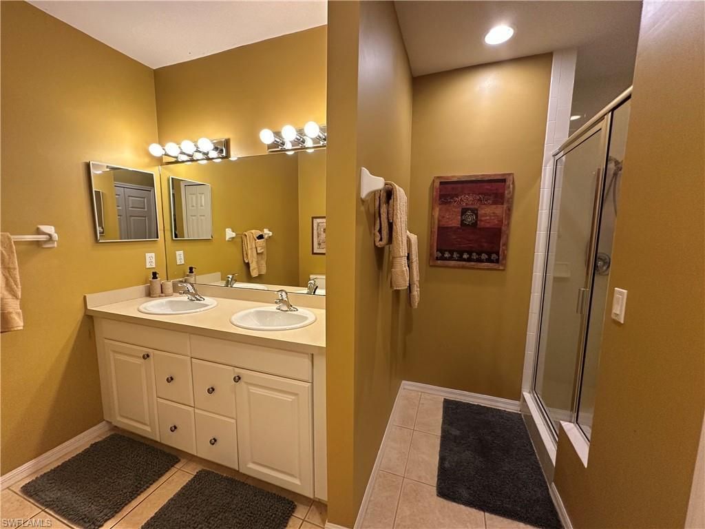 2280 Somerset Ridge Dr, Unit 204, Lehigh Acres, FL 33973 Photo