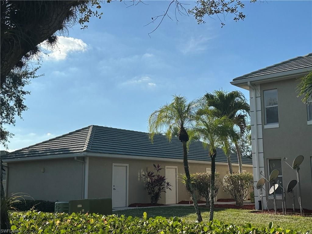 2280 Somerset Ridge Dr, Unit 204, Lehigh Acres, FL 33973 Photo