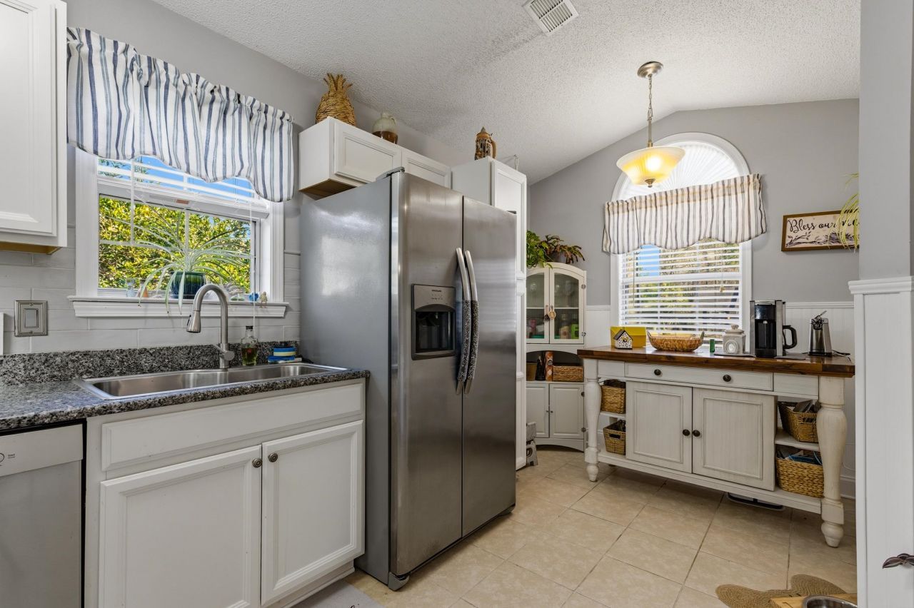 1500 St. George Ln. Photo 8