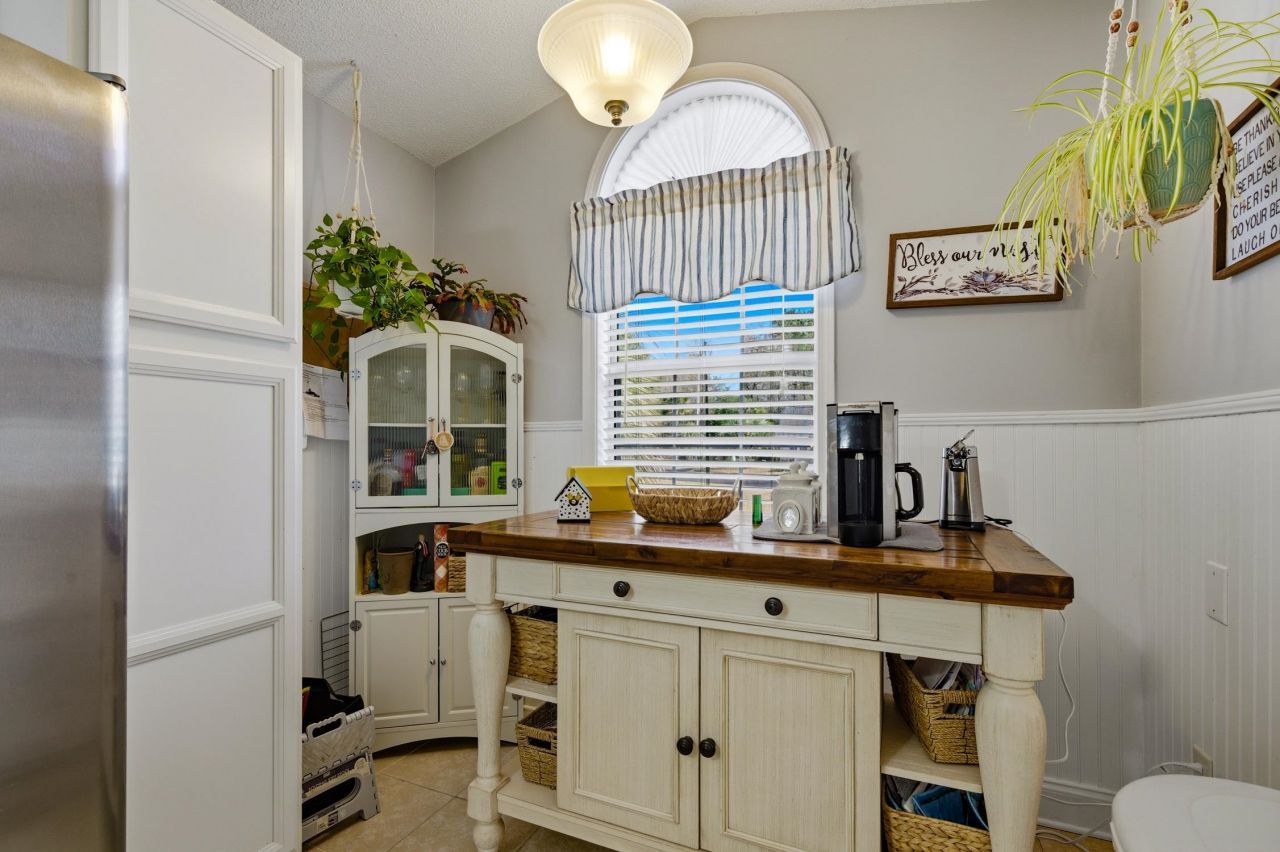 1500 St. George Ln. Photo 9