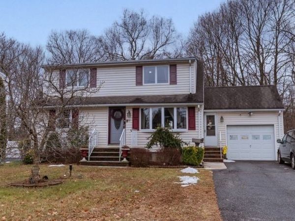 22 Greendale Ave, Pequannock, NJ 07444