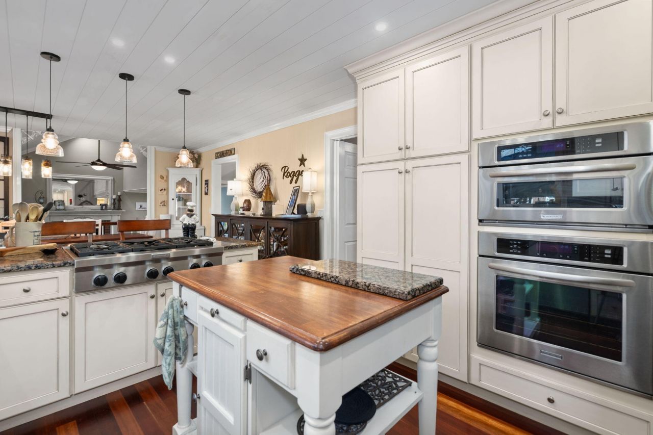 105 Spike Point Court Photo 16