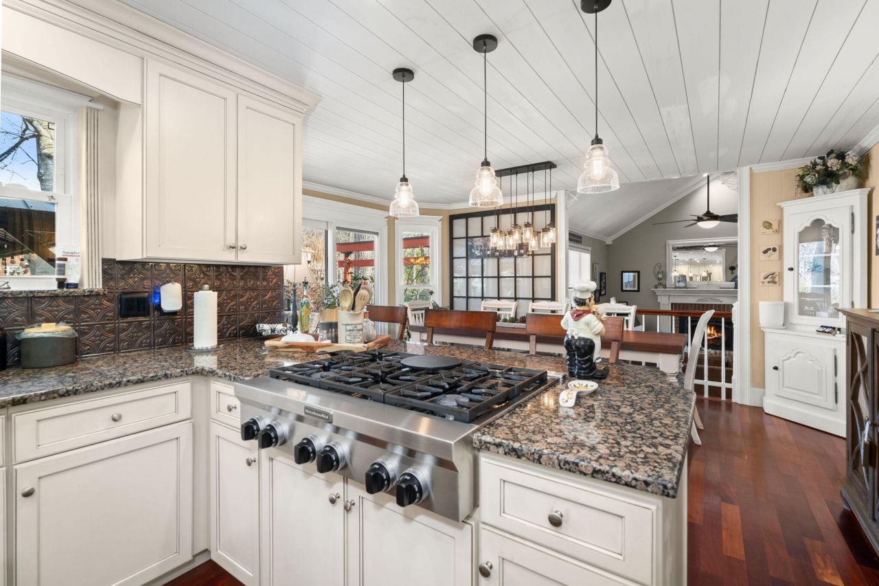 105 Spike Point Court Photo 17