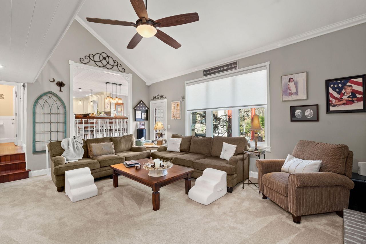 105 Spike Point Court Photo 22