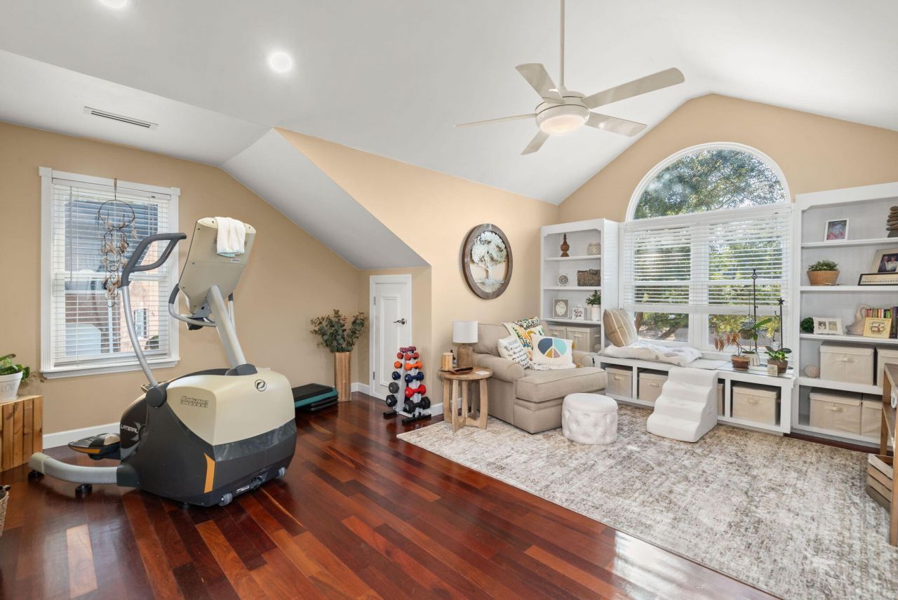 105 Spike Point Court Photo 26