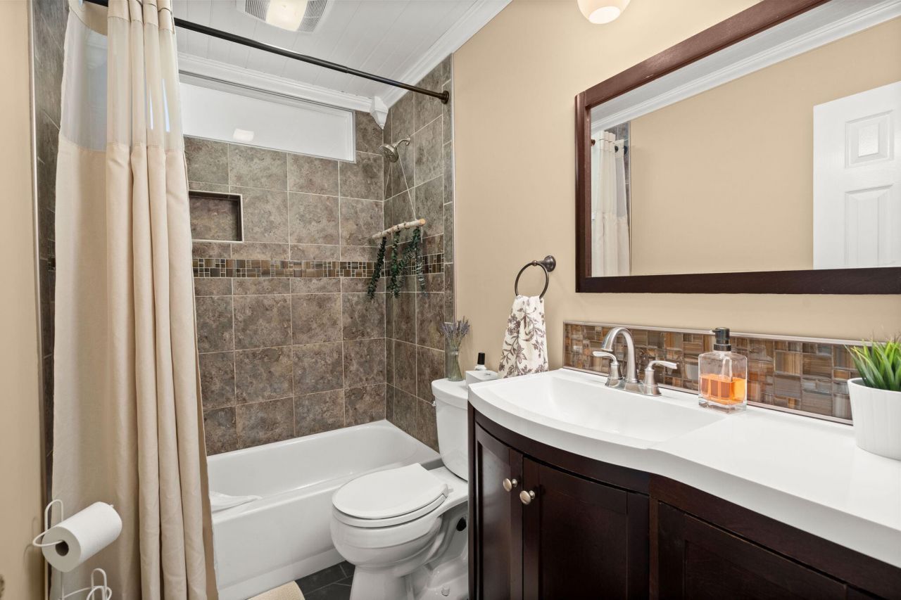 105 Spike Point Court Photo 30