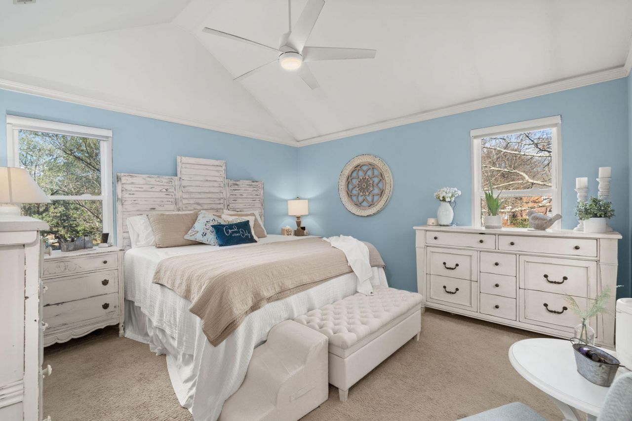 105 Spike Point Court Photo 32