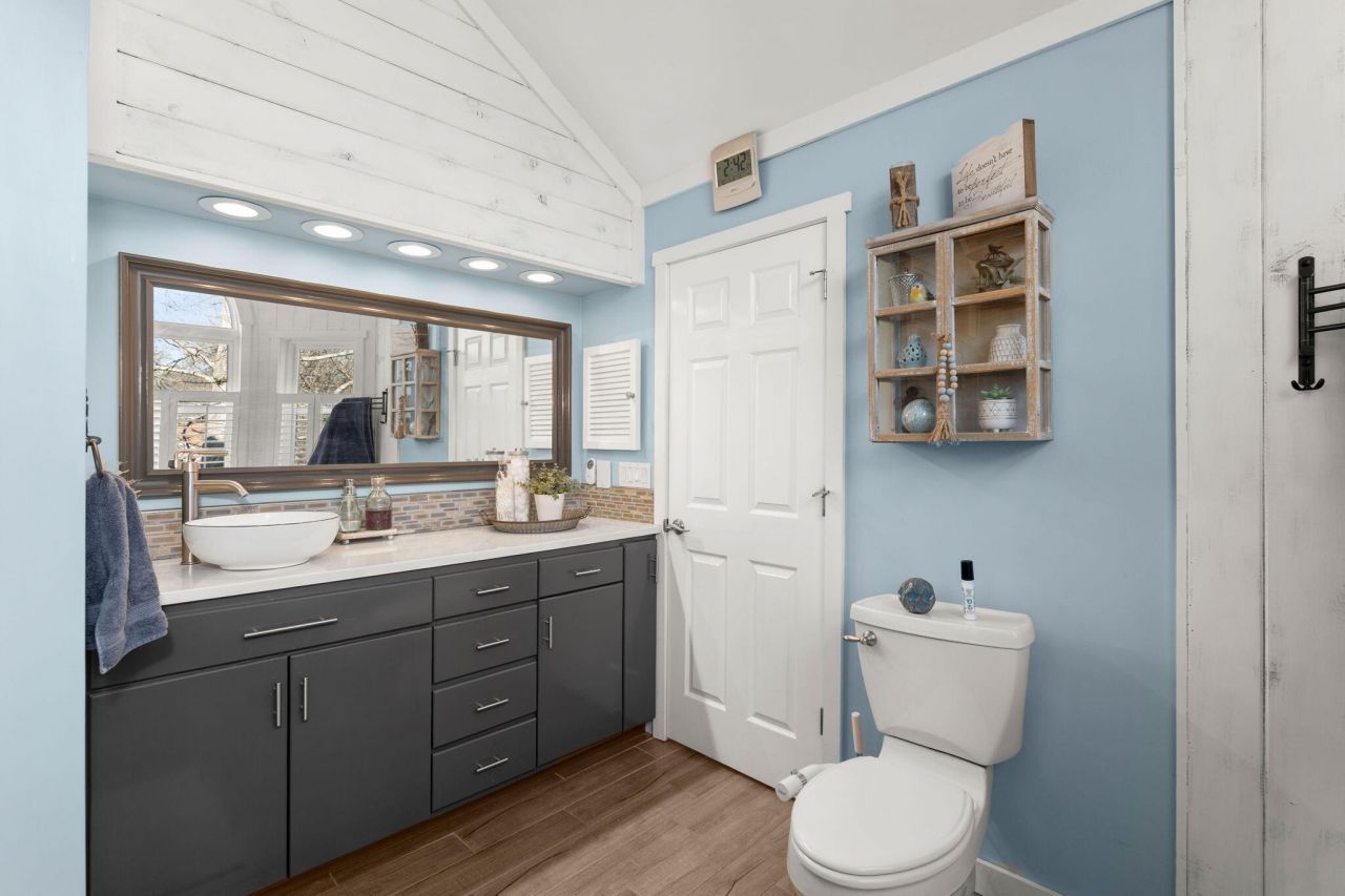 105 Spike Point Court Photo 34