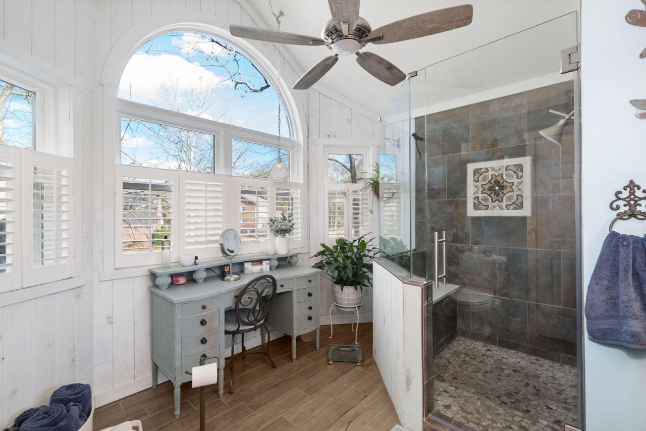 105 Spike Point Court Photo 35