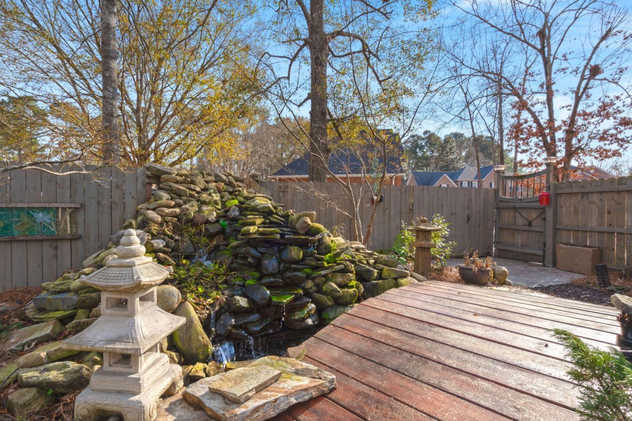 105 Spike Point Court Photo 41