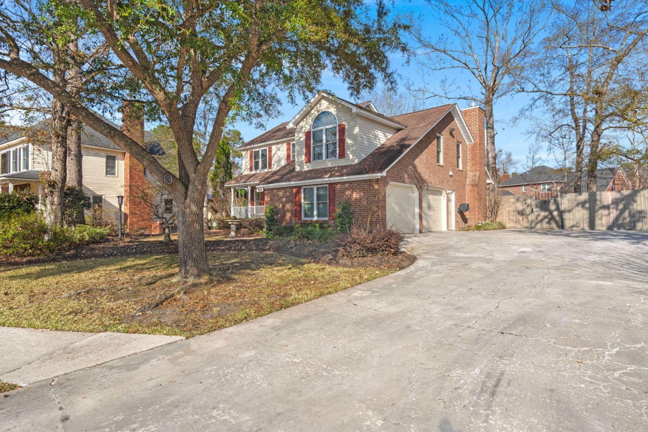 105 Spike Point Court Photo 6