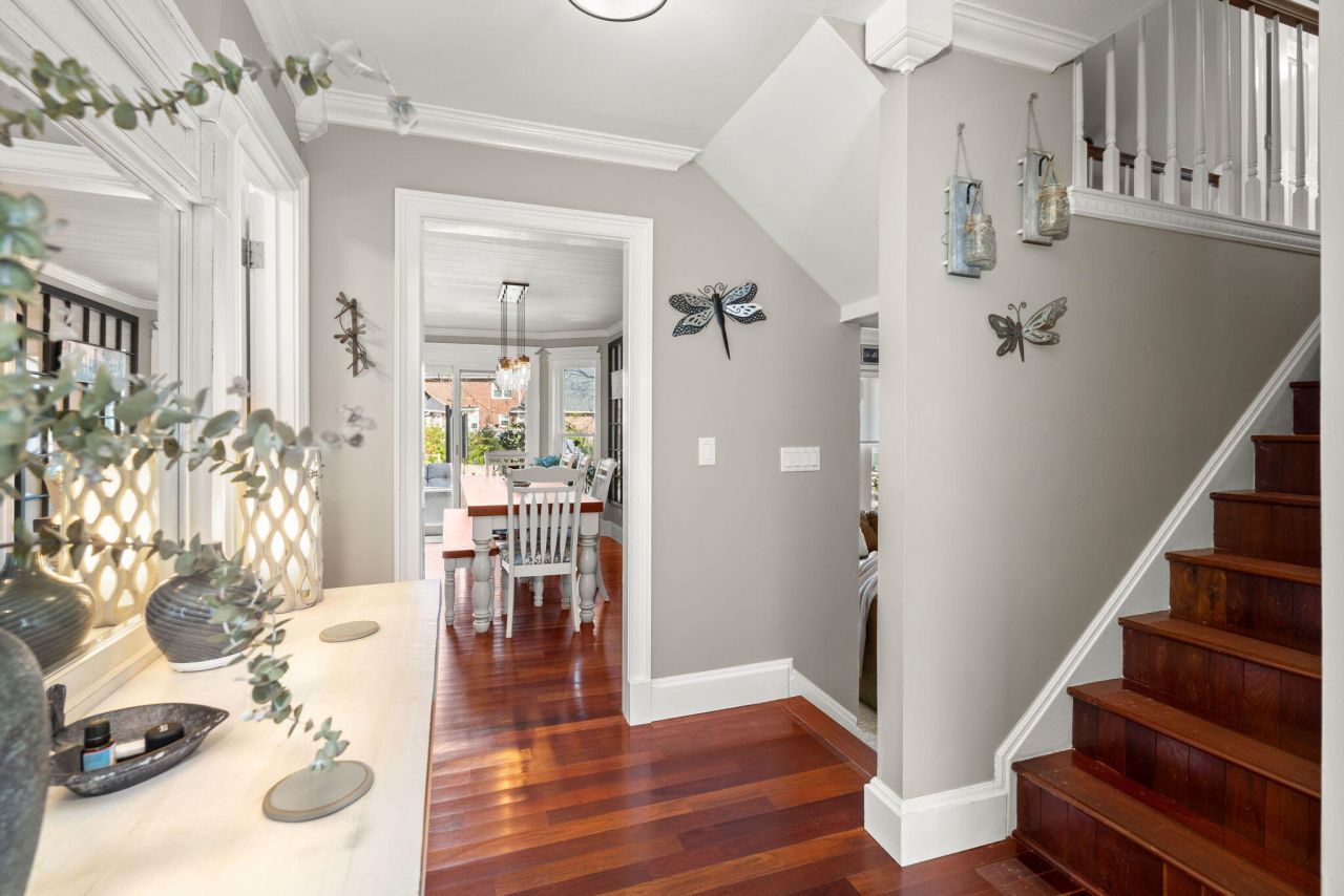 105 Spike Point Court Photo 9