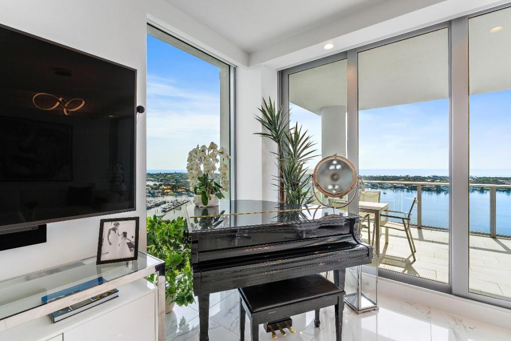 1 Water Club Way, Unit Ph 2204, North Palm Beach, FL 33408 Photo