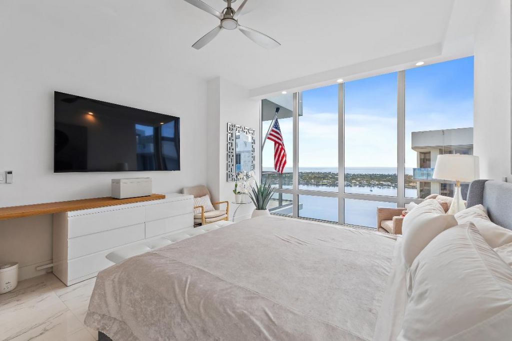 1 Water Club Way, Unit Ph 2204, North Palm Beach, FL 33408 Photo