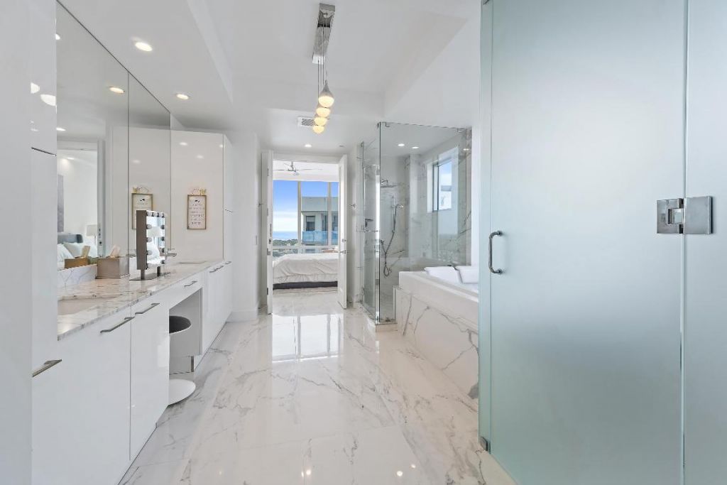 1 Water Club Way, Unit Ph 2204, North Palm Beach, FL 33408 Photo