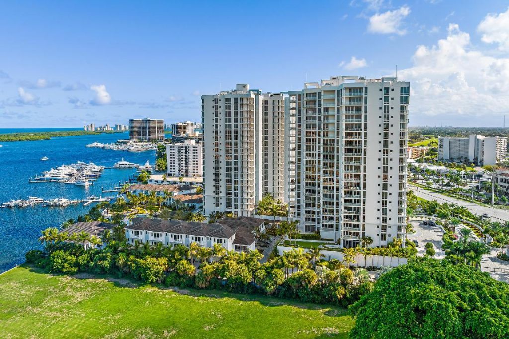 1 Water Club Way, Unit Ph 2204, North Palm Beach, FL 33408 Photo